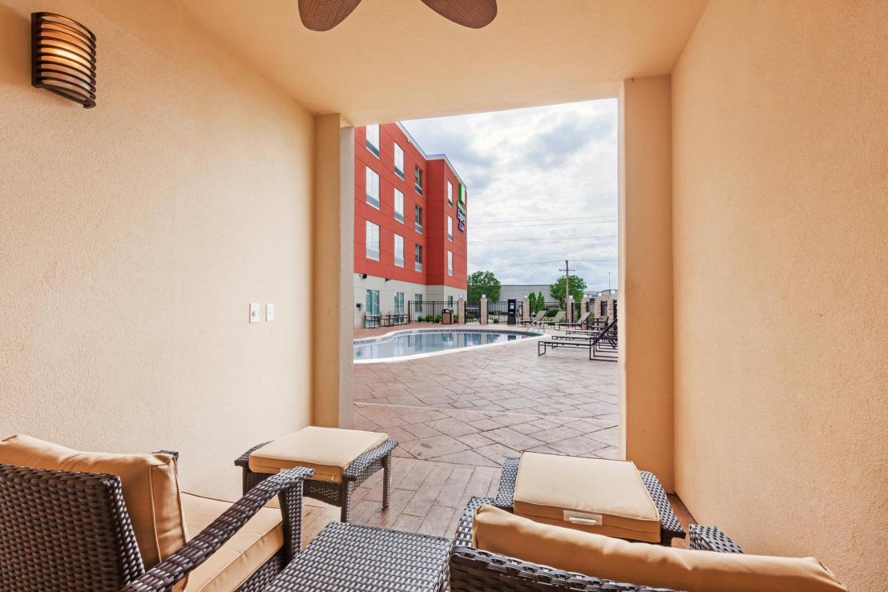 Holiday Inn Express & Suites Tulsa South - Woodland Hills By Ihg Exterior photo