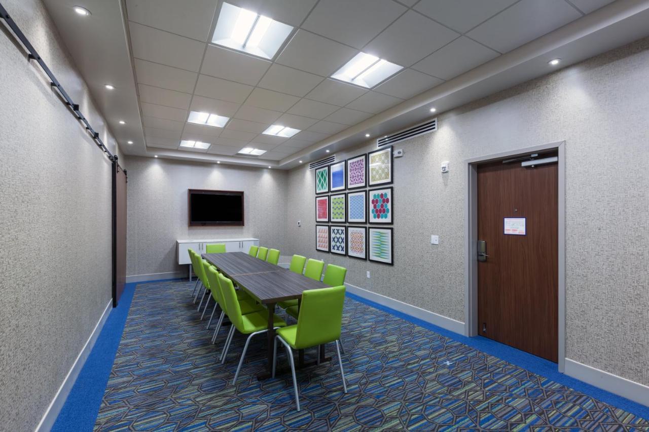 Holiday Inn Express & Suites Tulsa South - Woodland Hills By Ihg Exterior photo