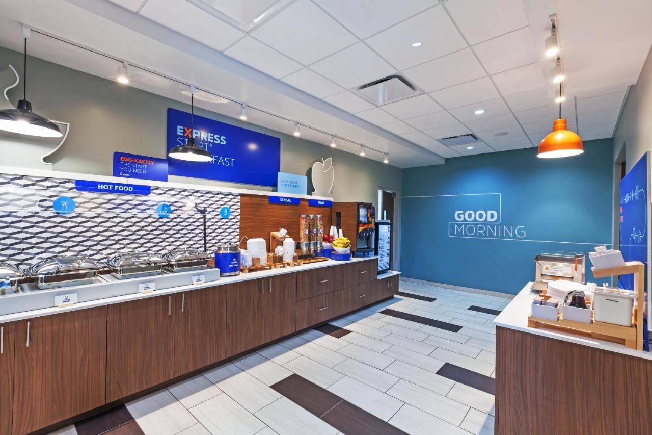 Holiday Inn Express & Suites Tulsa South - Woodland Hills By Ihg Exterior photo