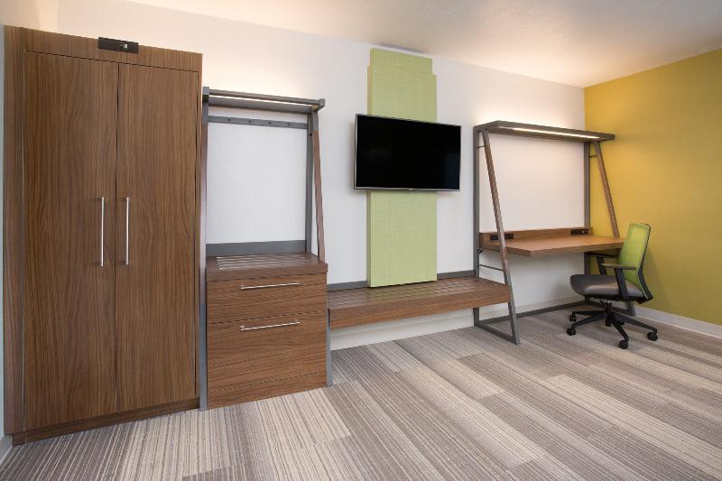 Holiday Inn Express & Suites Tulsa South - Woodland Hills By Ihg Exterior photo